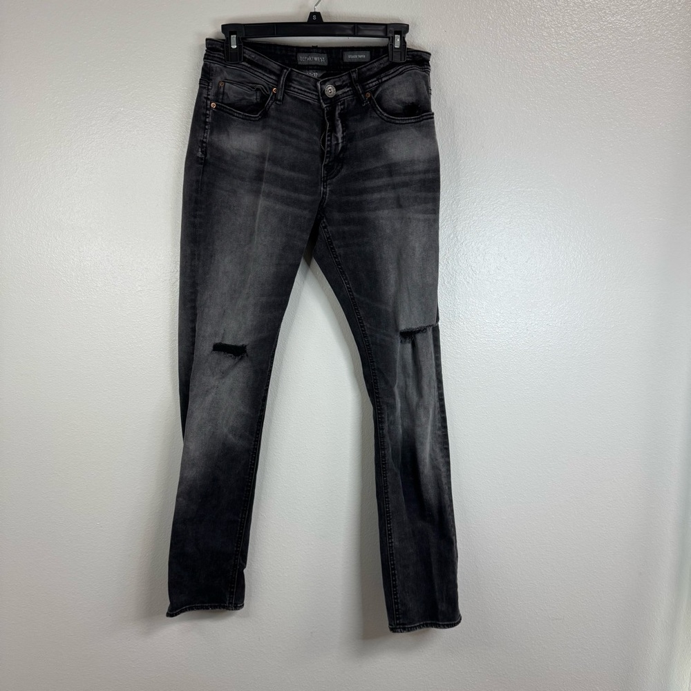 Depart West Men’s Black Distressed Jeans
30x32
Seeker Taper